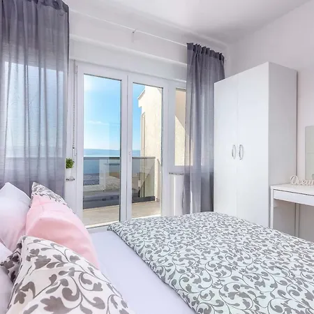 Veronique Apartment