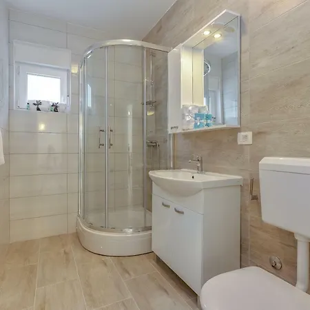 Veronique * 德拉马利