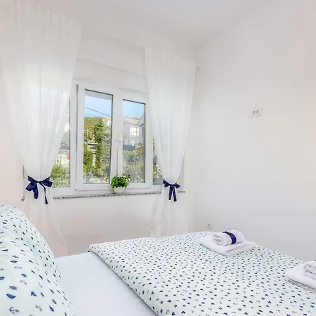 Veronique * 德拉马利