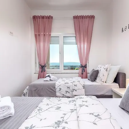 Veronique Apartment *
