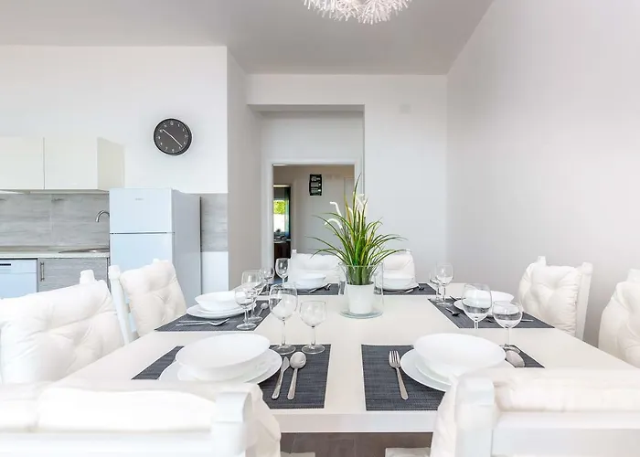 Veronique 드라말리